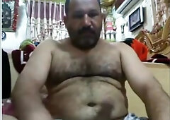 Punheta do maduro arabe