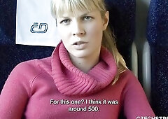 I was expecting the girls to be in need of money after Christmas, but it was a big mistake. For two days I wandered around Prague just for a couple of