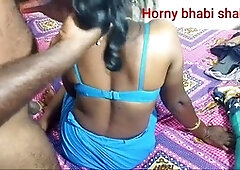 18-year-old Indian babe with hairy armpits shows off her natural beauty