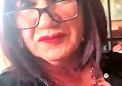 swallowing mistress piss