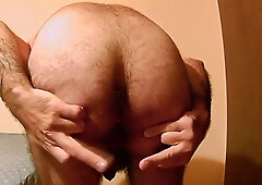 Earl Points And Digs Deep Into The Asshole