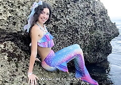 I Met a Beautiful Mermaid on an Island and Gave Her Legs so That...