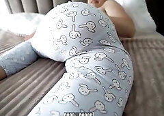 Aroused woman is about to get screwed and creampied early in the morning, previous to going to work