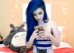 Hot amateur webcam teen masturbates for their fans