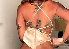Big boobs milf masturbates with her dildo