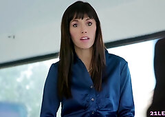 Natural Tittied & Unshaved Sex Goddesses go for FFF