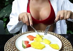 Sexy COLOMBIAN MODEL surprise me in the bathtub with a