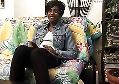 A great film to absolutely disconnect from material contingencies. The nice-looking Isis quickly finds herself in nature's garb at Jack Slater 