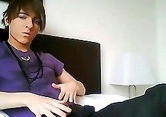 Twink jerks off solo in homemade video
