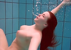 Chick's swimming pool teen (18+) smut by Underwater Show