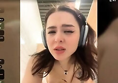 Lovely Amateur teen brunette masturbating outdoor