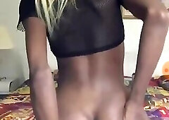 Big ebony tranny cumshot