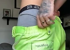 Tattooed Brit Lad Cumming On The Mirror