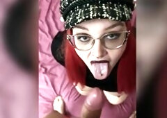 Gothic sletje zuigt mijn pik tot ze kokhalst POV