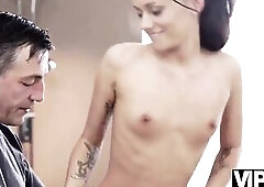 VIP4K. Dad fills delicate youthful throat of brunette hair with thick