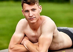 Solo porn scene with amateur Jack jacking off