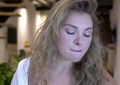 Tasty amateur blonde babe masturbating on web cam