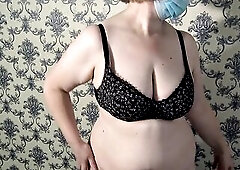 Unshaved twat and large natural saggy boobs of a older big beautiful woman mother i'd like to fuck.