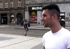 Czech Hunter: Seducing Fashion Model's Curiosity