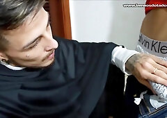 ID_Peguei_o_Cabeleireiro_Dotado (1)