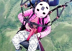 SQUIRTING whilst PARAGLIDING in 2200 m above the sea ( 7000 feet )