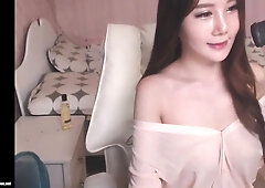 Erotic live chat with cute beautiful girl