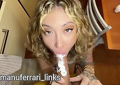 Mamma Italiana Scopa Mico Del Figlio E Mangia La Sua Sborra Sulla Torta - Hot Mommy