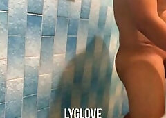 Having sex in my ally's mamma's baths, this babe didn't notice 'cuz I was having sex with her.