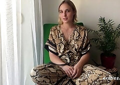 Bisexual Ophelia enjoys a vibrator bath and gets off