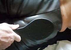 Popoklatsche Auf Die Lederhose / Leather Pants