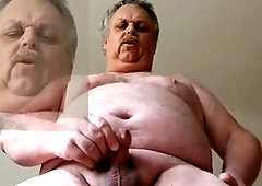 Biwixxxer Chubby Cumshot