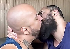 1 Hour Of Passionate And Wild Kisses