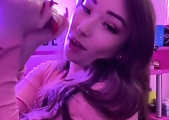 Close up MILF masturbation