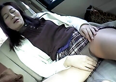 Gorgeous mature woman Mai Haruna enjoys her sexy time with young men