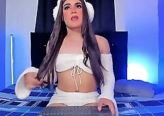 Beautiful Colombian Girl Dances Sexy Non-stop and Her Cock Beats