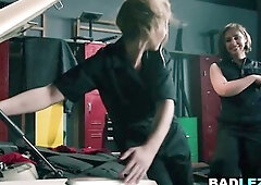 Large booty curvy mother I'd like to fuck seduces and rails a large titties small lesbo chick in her garage