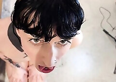 Trans girlfriend gives sloppy oral-job and takes giant facial