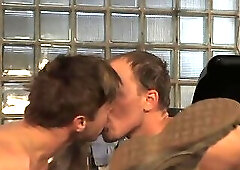 titan media spark plug