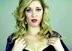 StripCamFun Blonde Amateur MILF Webcam for You