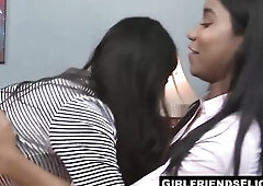 Black fingers bring white girlfriend to fun