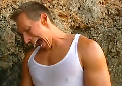 Having a nice tug at the beach - Pacific Sun Entertainment