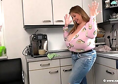 Mrs J Spring Cleaning: Big Tits, Bongacams  Brunette Porn