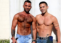Cruising hotties Fernando Del Rio and Cesar Rossi fianlly fuck