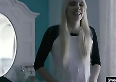 Sexy babes Rocky Emerson and Bella Rolland licking pussies