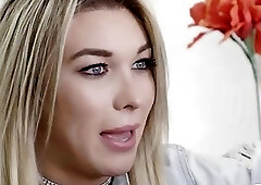 Charming blonde ts Aubrey Kate gets pounded by bearded hunk