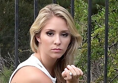 amateur blonde solo webcam