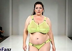 big beautiful woman cuties modeling