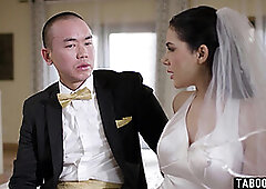 Italian bride buttplugged on the wedding