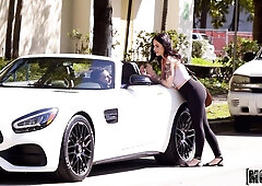 Melody Foxx gets screwed by a rich goy on the street