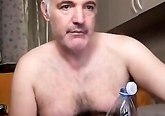 A Porn Movie and a Handjob to Wake up Content and Happy!